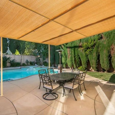 Large Home With Pool + Jacuzzi Лос-Анджелес Экстерьер фото
